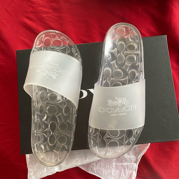 Coach Slides Size 8 - Picture 3 of 4